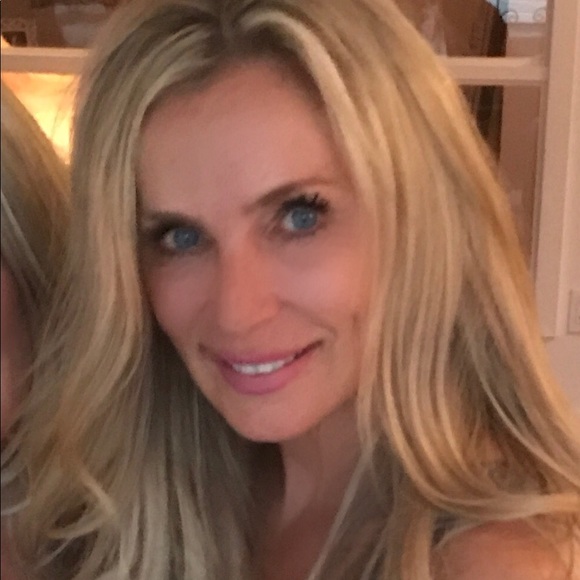 Meet your Posher, Dana - Picture 1 of 1